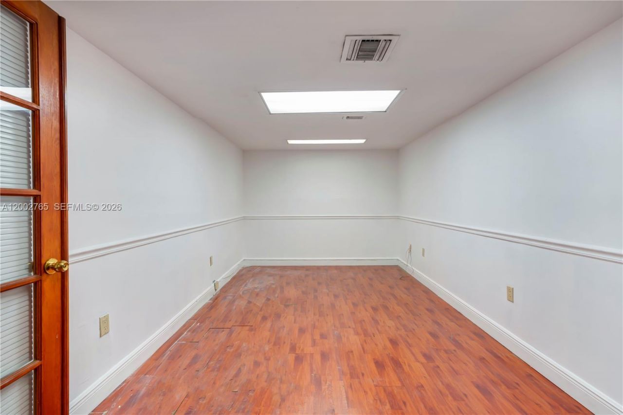 13499 Biscayne Blvd, Unit CUM1, North Miami, FL 33181 Photo