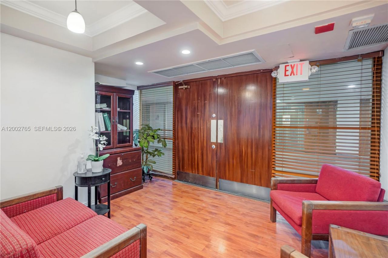 13499 Biscayne Blvd, Unit CUM1, North Miami, FL 33181 Photo