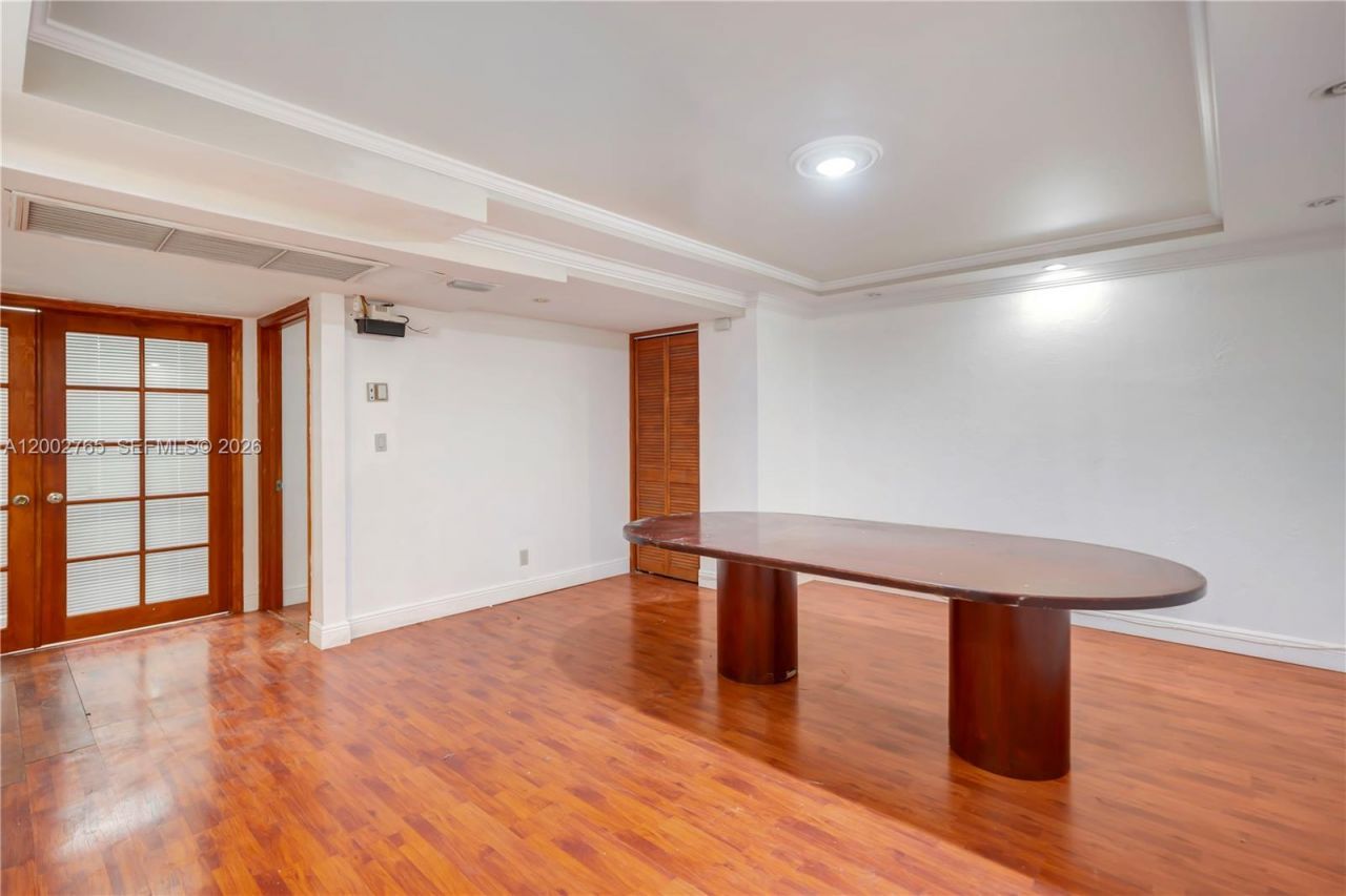 13499 Biscayne Blvd, Unit CUM1, North Miami, FL 33181 Photo