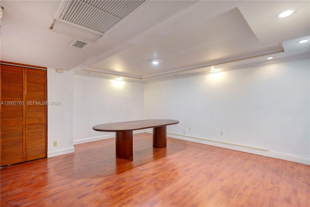 13499 Biscayne Blvd, Unit CUM1, North Miami, FL 33181 Photo