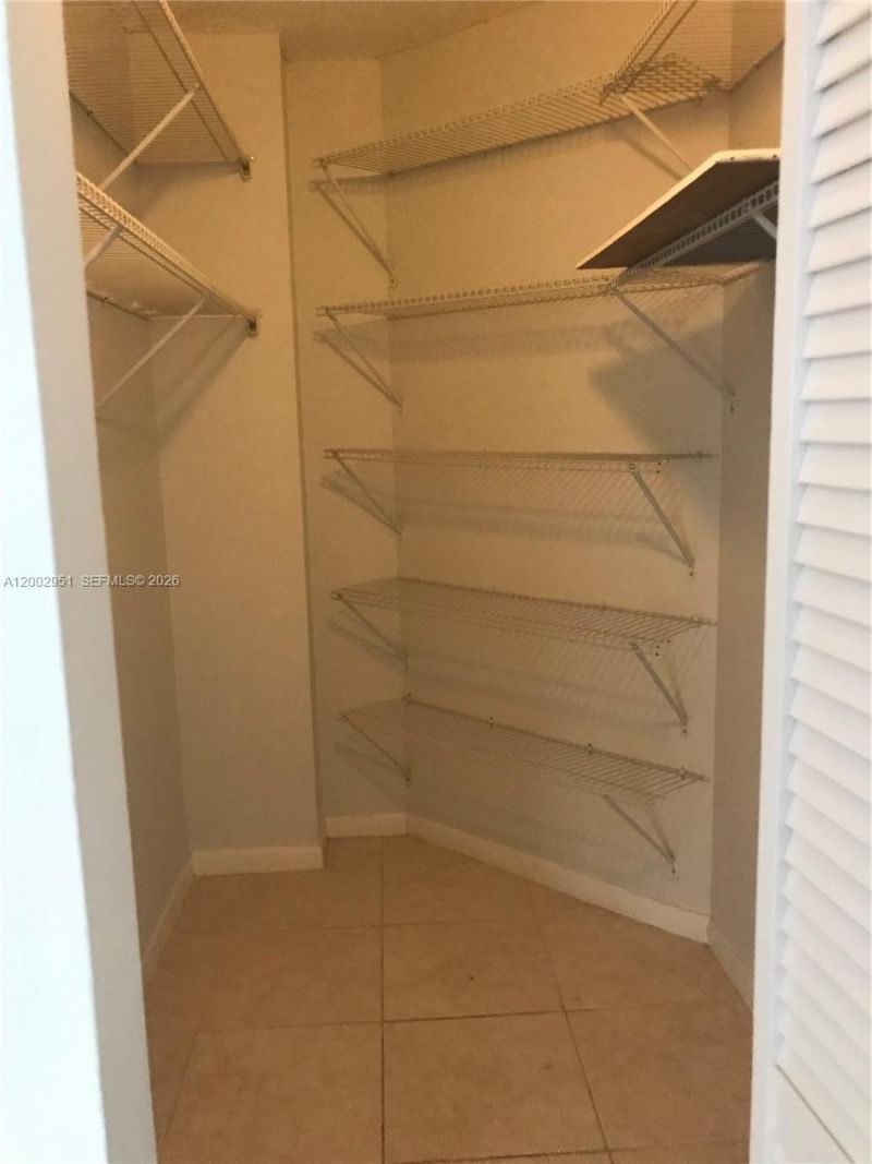 7075 NW 186th St, Unit C408, Hialeah, FL 33015 Photo
