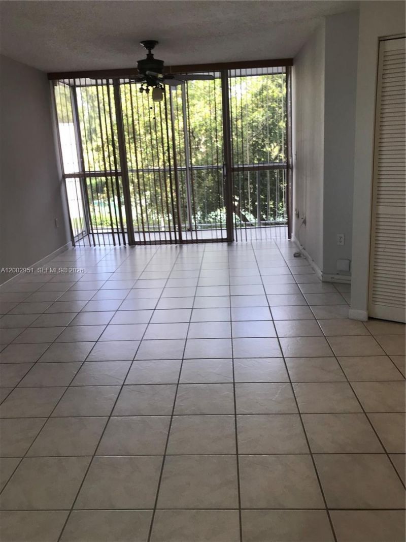 7075 NW 186th St, Unit C408, Hialeah, FL 33015 Photo