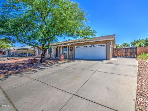 319 N VALENCIA Drive, Chandler, AZ 85226