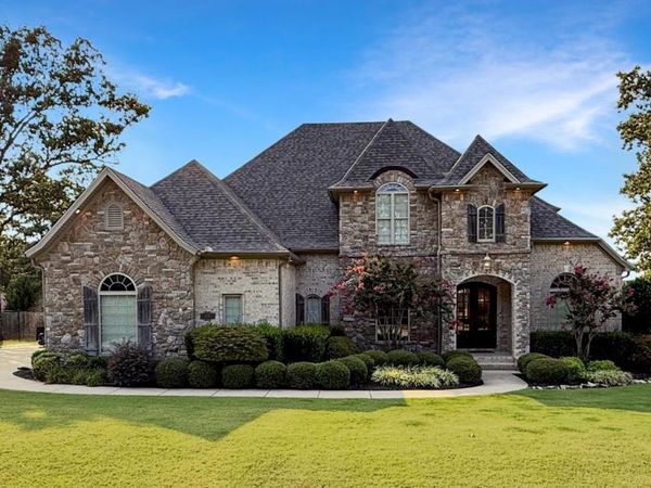 4305 Woodcrest Drive, Jonesboro, AR 72404