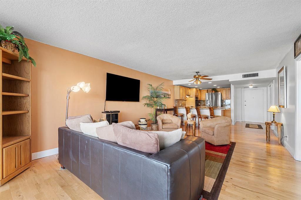 800 SE 20th Avenue, Unit 407, Deerfield Beach, FL 33441 Photo