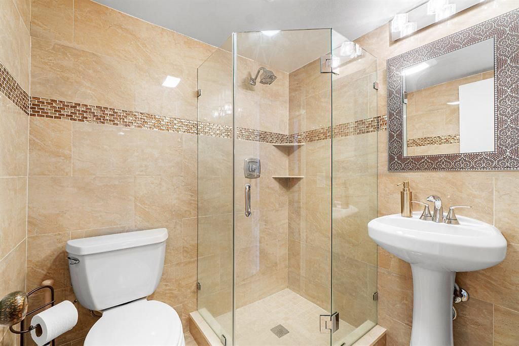 800 SE 20th Avenue, Unit 407, Deerfield Beach, FL 33441 Photo