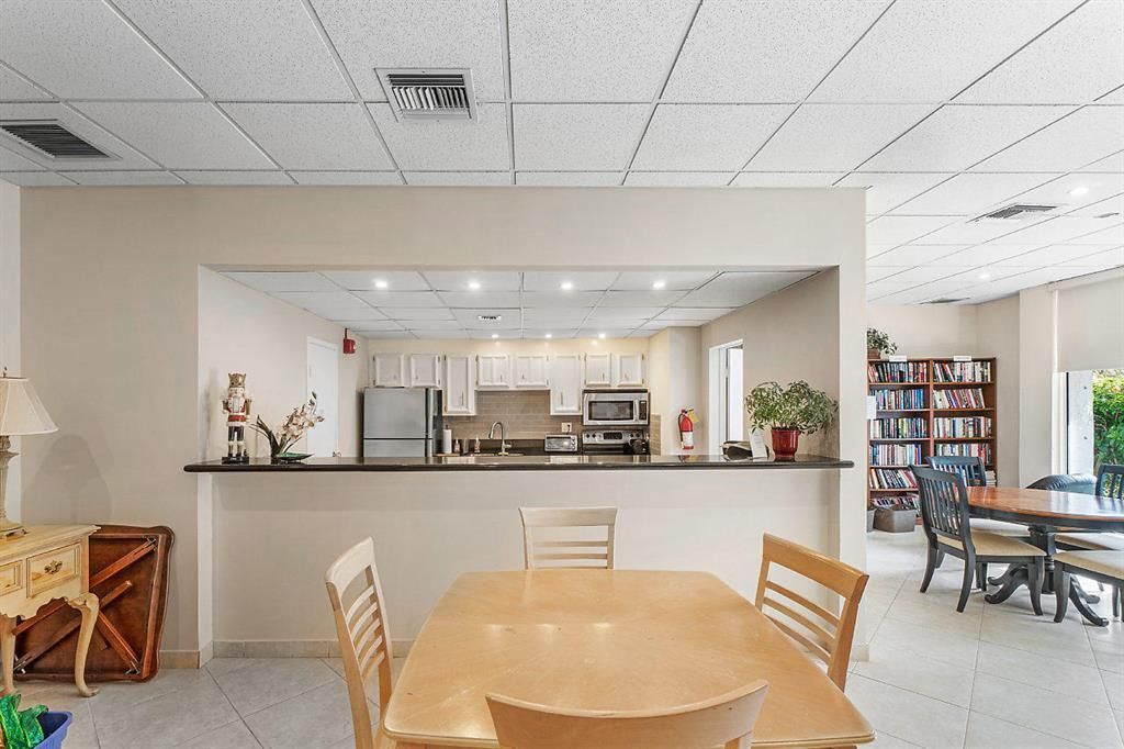 800 SE 20th Avenue, Unit 407, Deerfield Beach, FL 33441 Photo