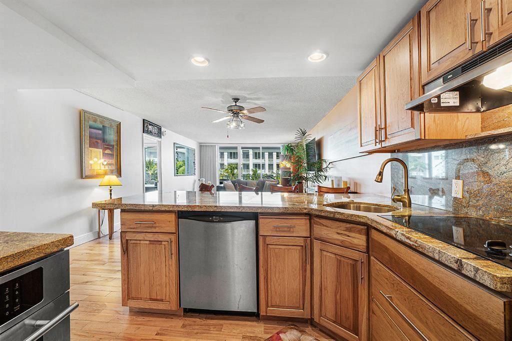 800 SE 20th Avenue, Unit 407, Deerfield Beach, FL 33441 Photo