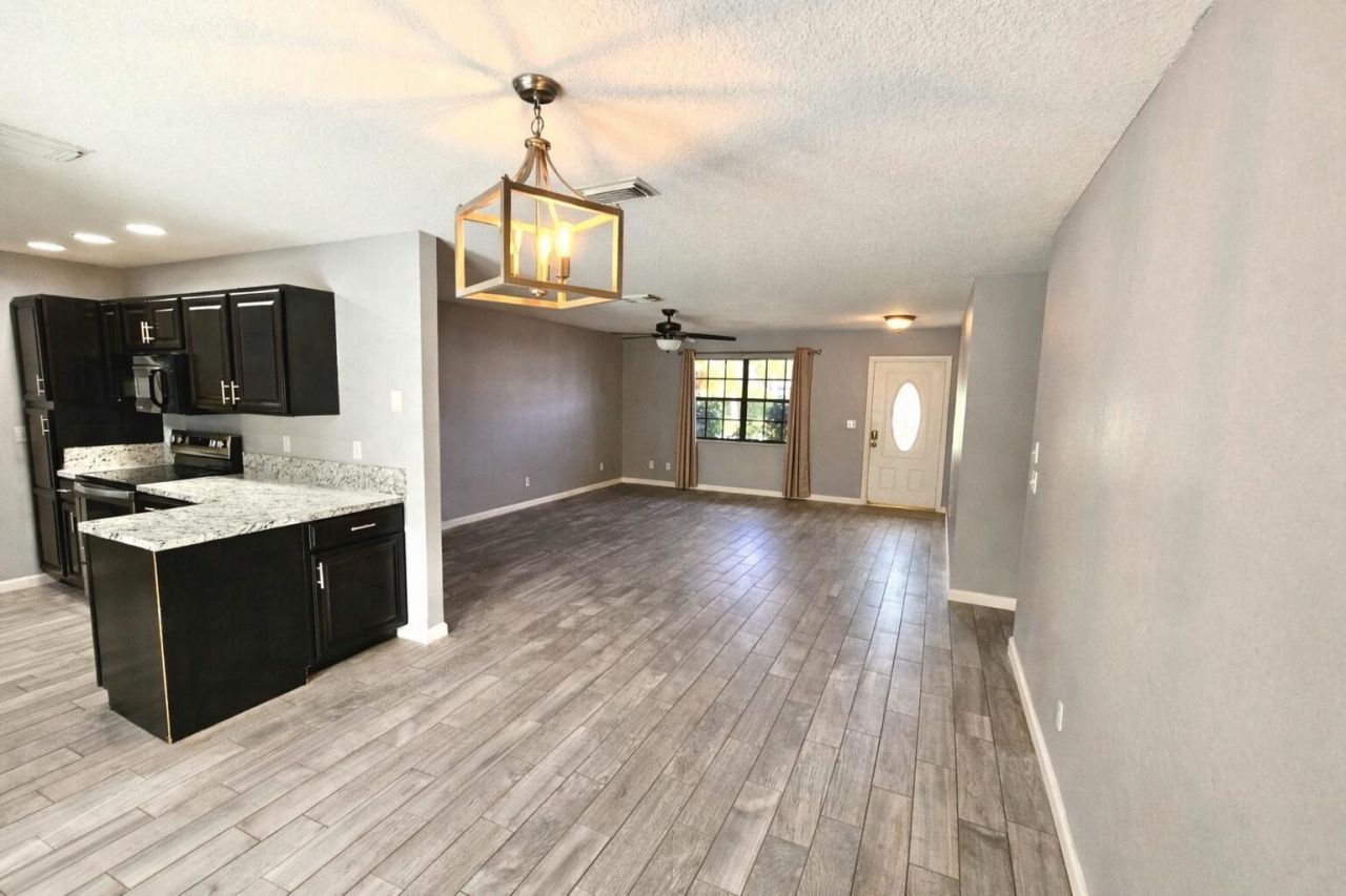 6105 Spruce Drive, Fort Pierce, FL 34982 Photo