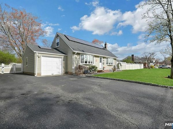 345 Grove Street, NEW MILFORD, NJ 07646