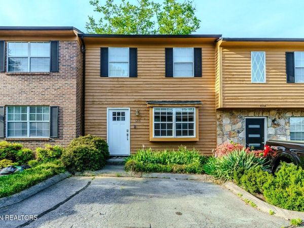 1216 Crest Brook Drive, Knoxville, TN 37923