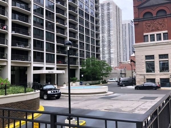 1560 N Sandburg Terrace, Unit 3709, Chicago, IL 60610