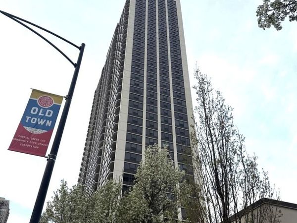 1560 N Sandburg Terrace, Unit 3709, Chicago, IL 60610