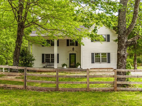 3240 Knob Creek Rd, Columbia, TN 38401