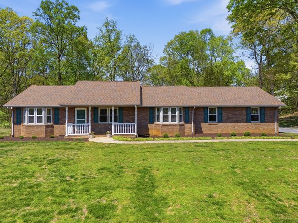 229 Normans LN , Troutville, VA 24175