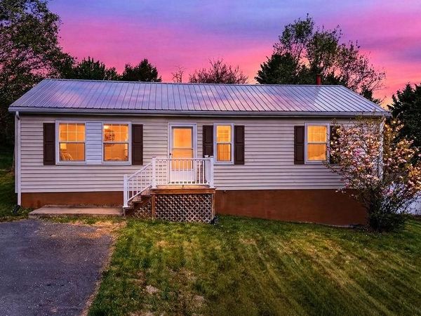 21 BEVERLEY ST, VERONA, VA 24482