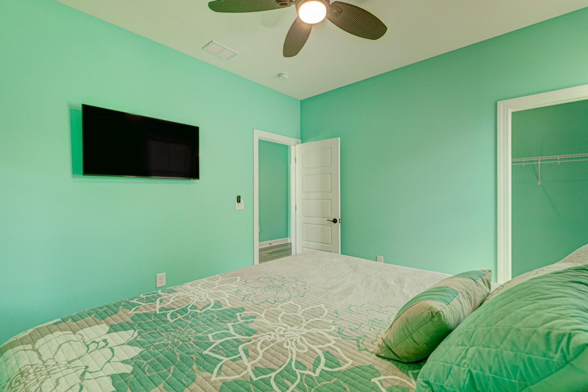 156 Lake Pointe Dr. Photo 26