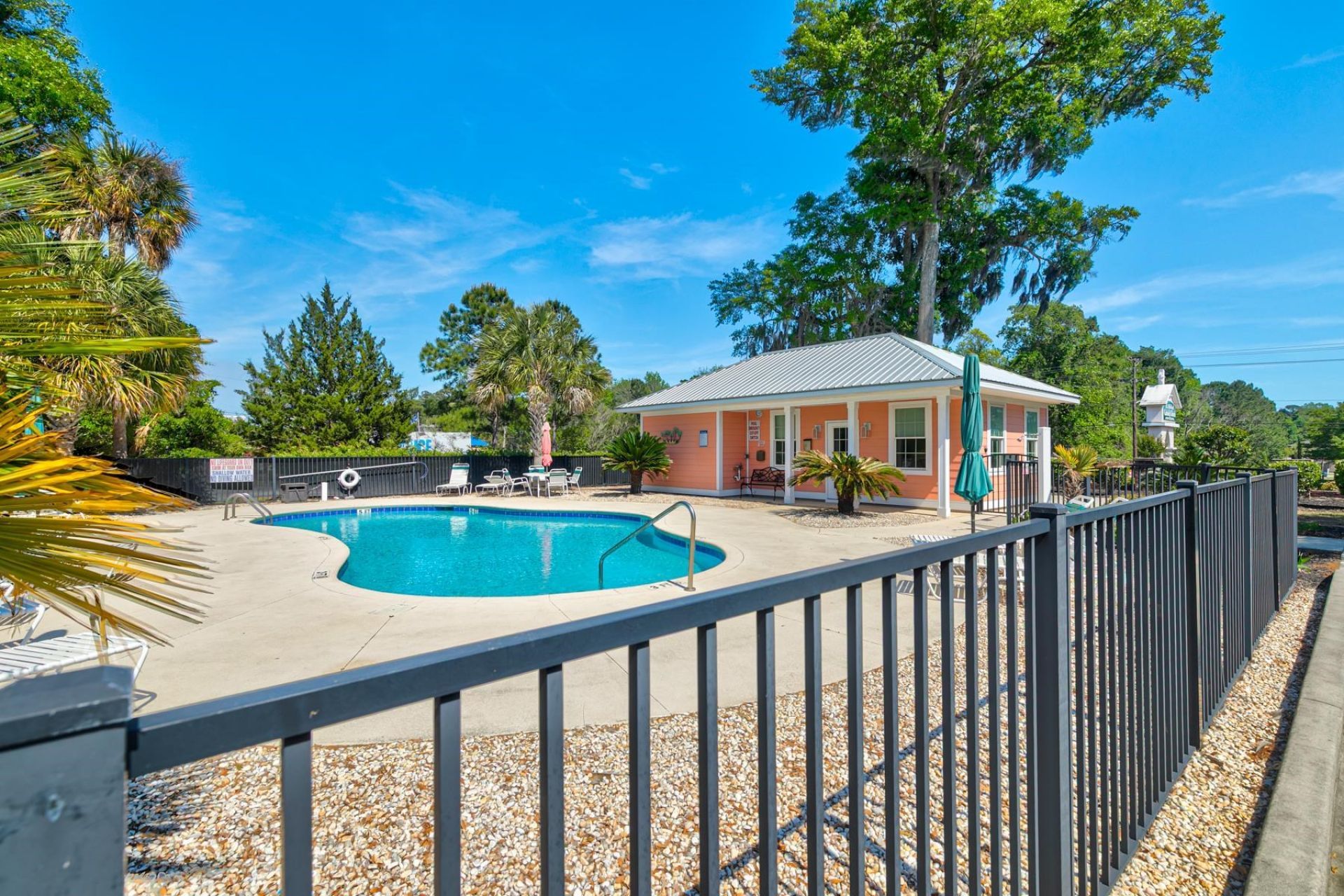 156 Lake Pointe Dr. Photo 37