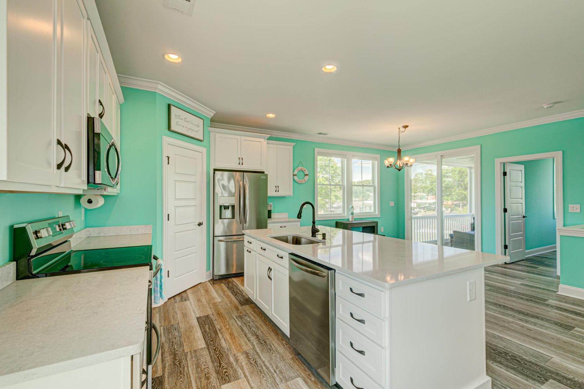 156 Lake Pointe Dr. Photo 4