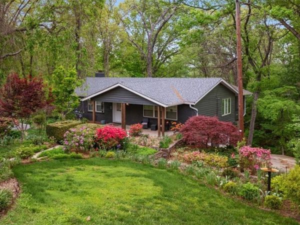 821 Lakeview Drive, Rogers, AR 72756
