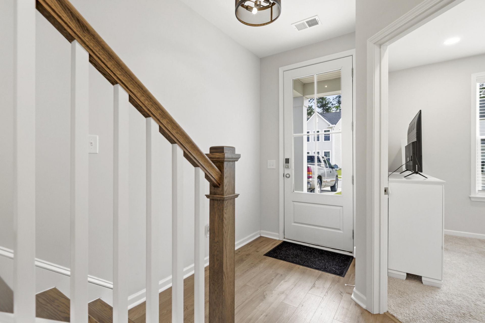 506 Green Fern Drive Photo 4