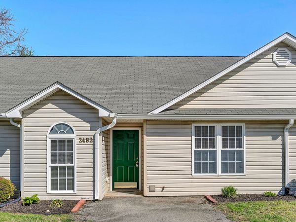2482 Tuckawana CIR NW, Unit 2482, Roanoke, VA 24017