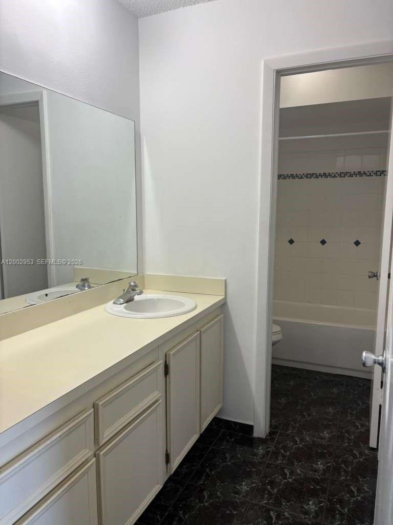 5937 Forest Hill Blvd, Unit 204, West Palm Beach, FL 33415 Photo