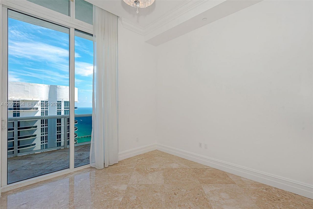 15901 Collins Ave, Unit 4302, Sunny Isles Beach, FL 33160 Photo