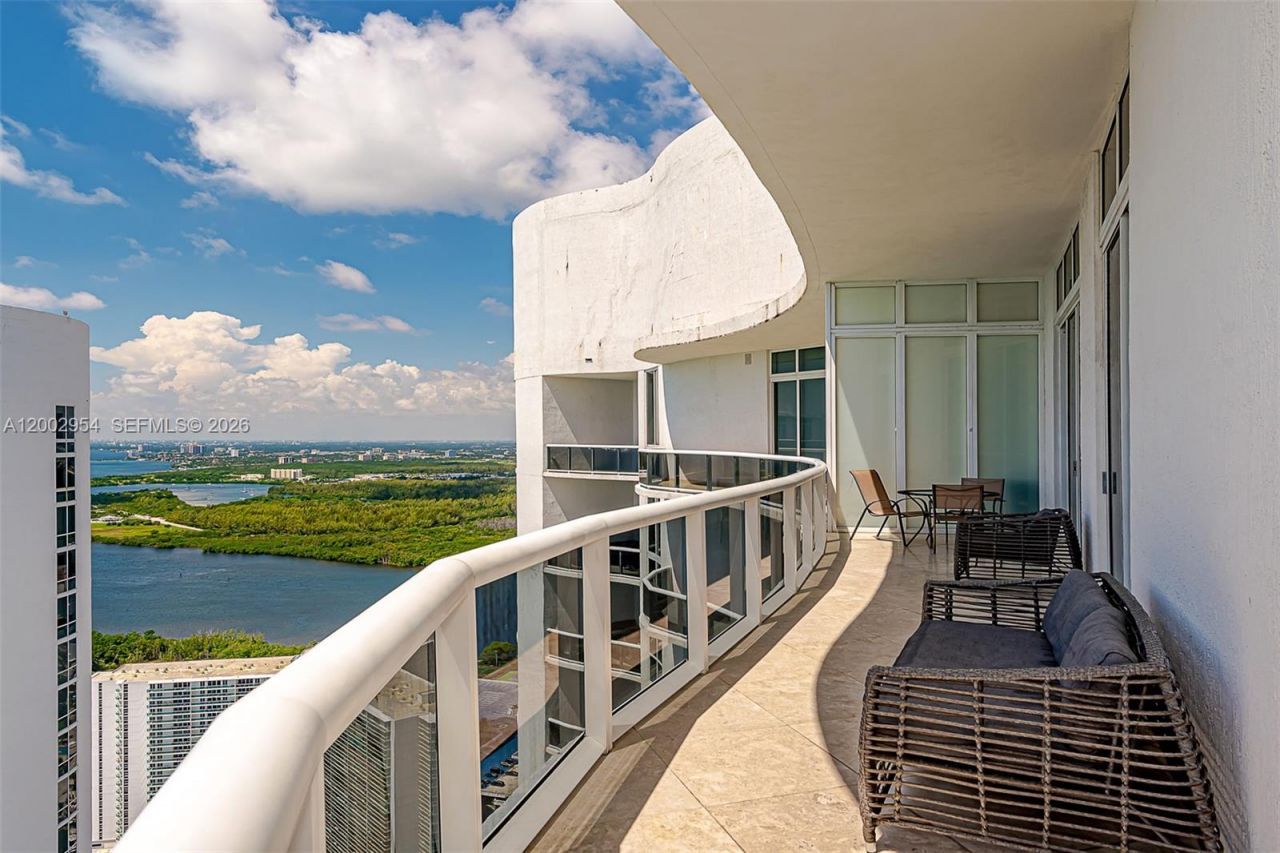 15901 Collins Ave, Unit 4302, Sunny Isles Beach, FL 33160 Photo