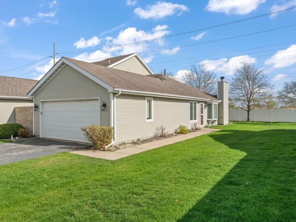 711 E 92nd Place, Merrillville, IN 46410