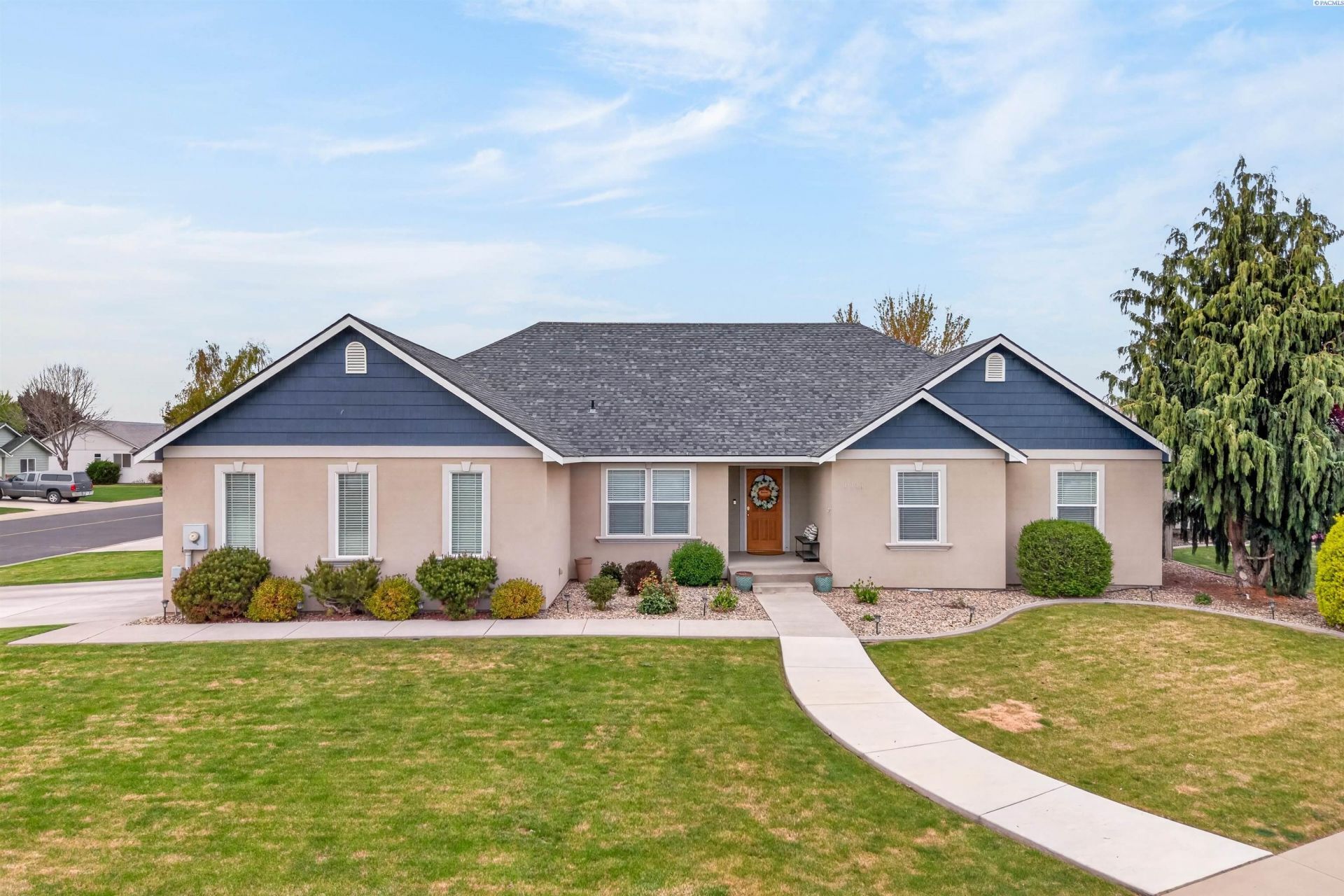 1911 Wyant Dr, Grandview, WA 98930 Main Photo