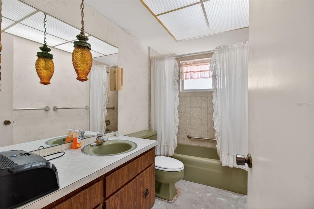 13222 98th Avenue, Seminole, FL 33776 Photo