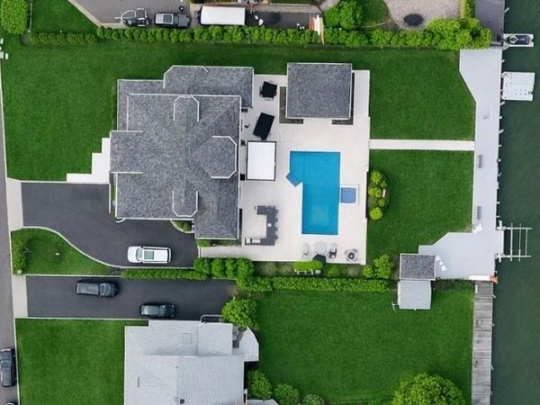 31 Shoal Drive, West Islip, NY 11795