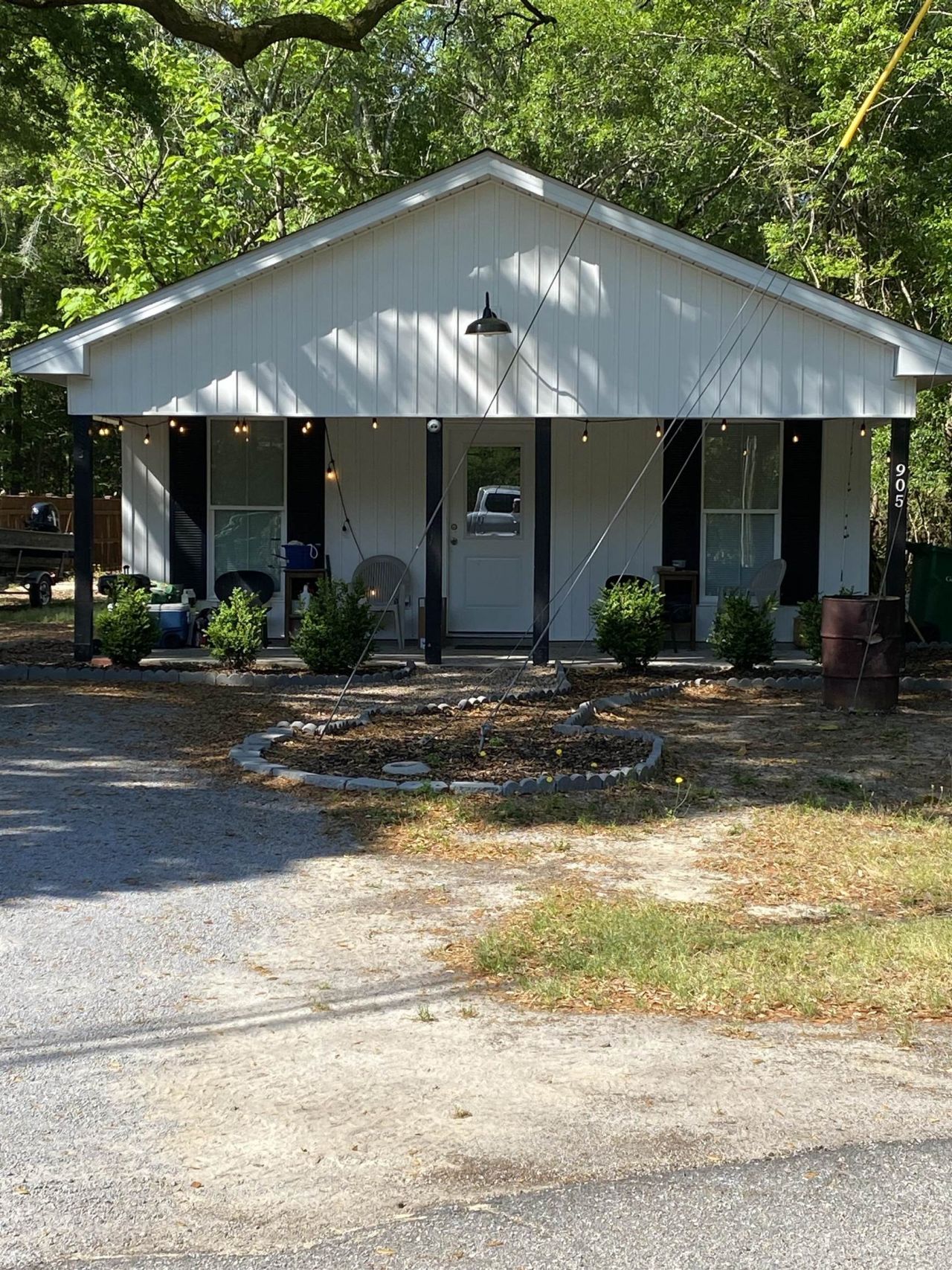 905 Lakeside Dr. Photo 1