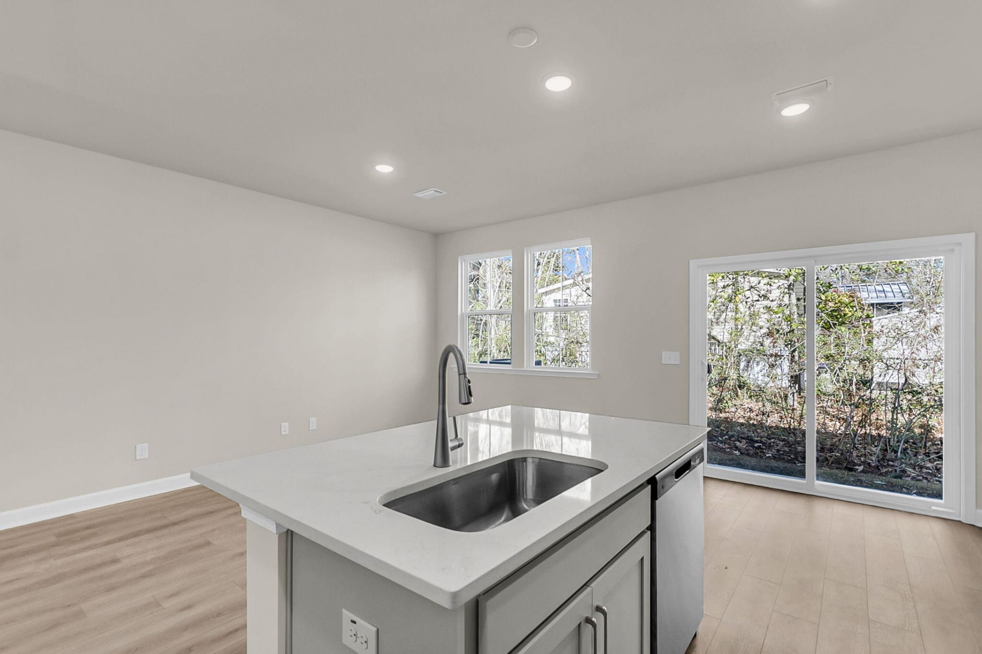 121 Berry Shoals Drive Photo 17