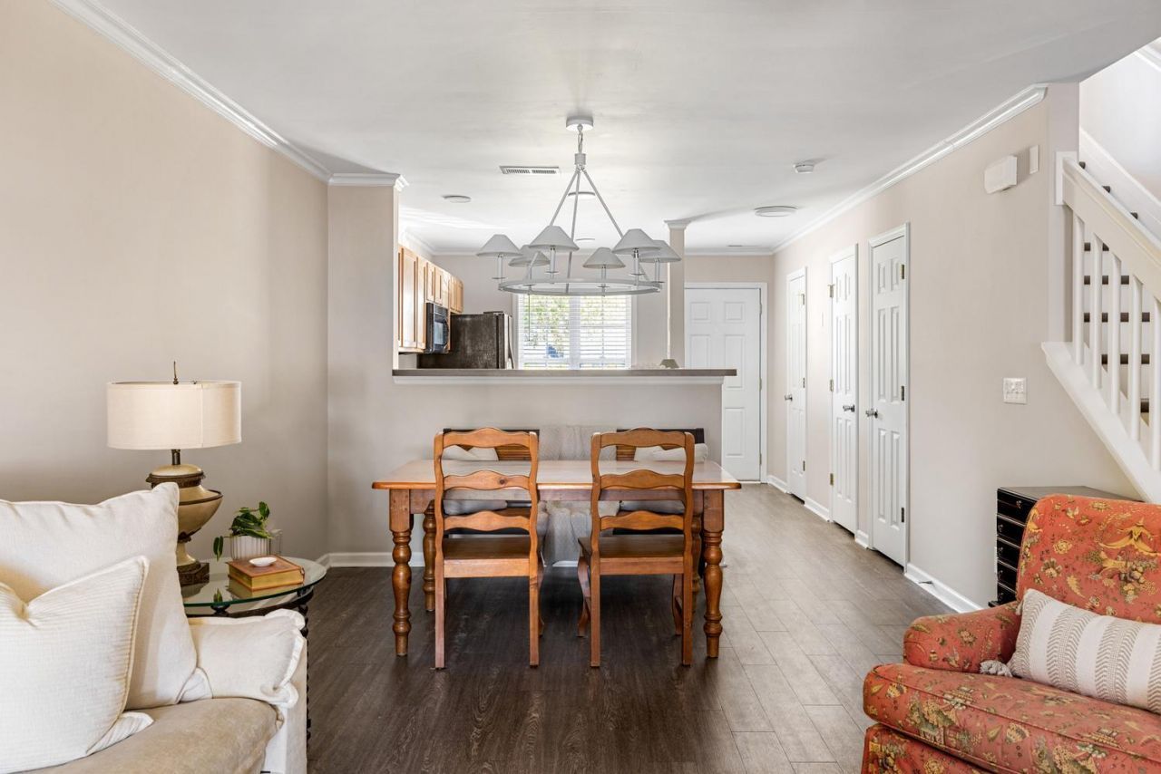 329 Kelsey Boulevard Photo 6