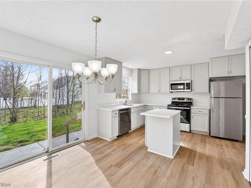 87 Crystal Court, Brunswick, OH 44212 Photo 11