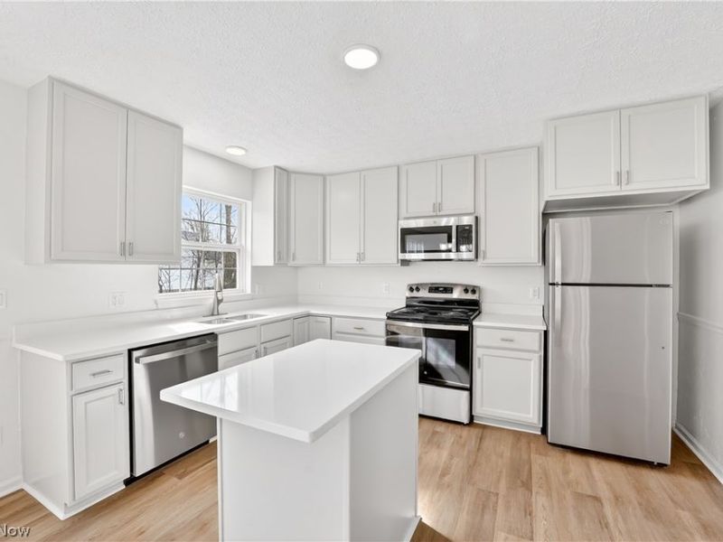 87 Crystal Court, Brunswick, OH 44212 Photo 8