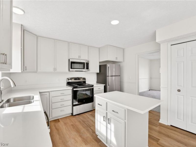 87 Crystal Court, Brunswick, OH 44212 Photo 9