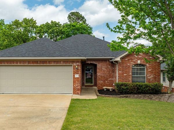 5 Zircon Dr, Maumelle, AR 72113