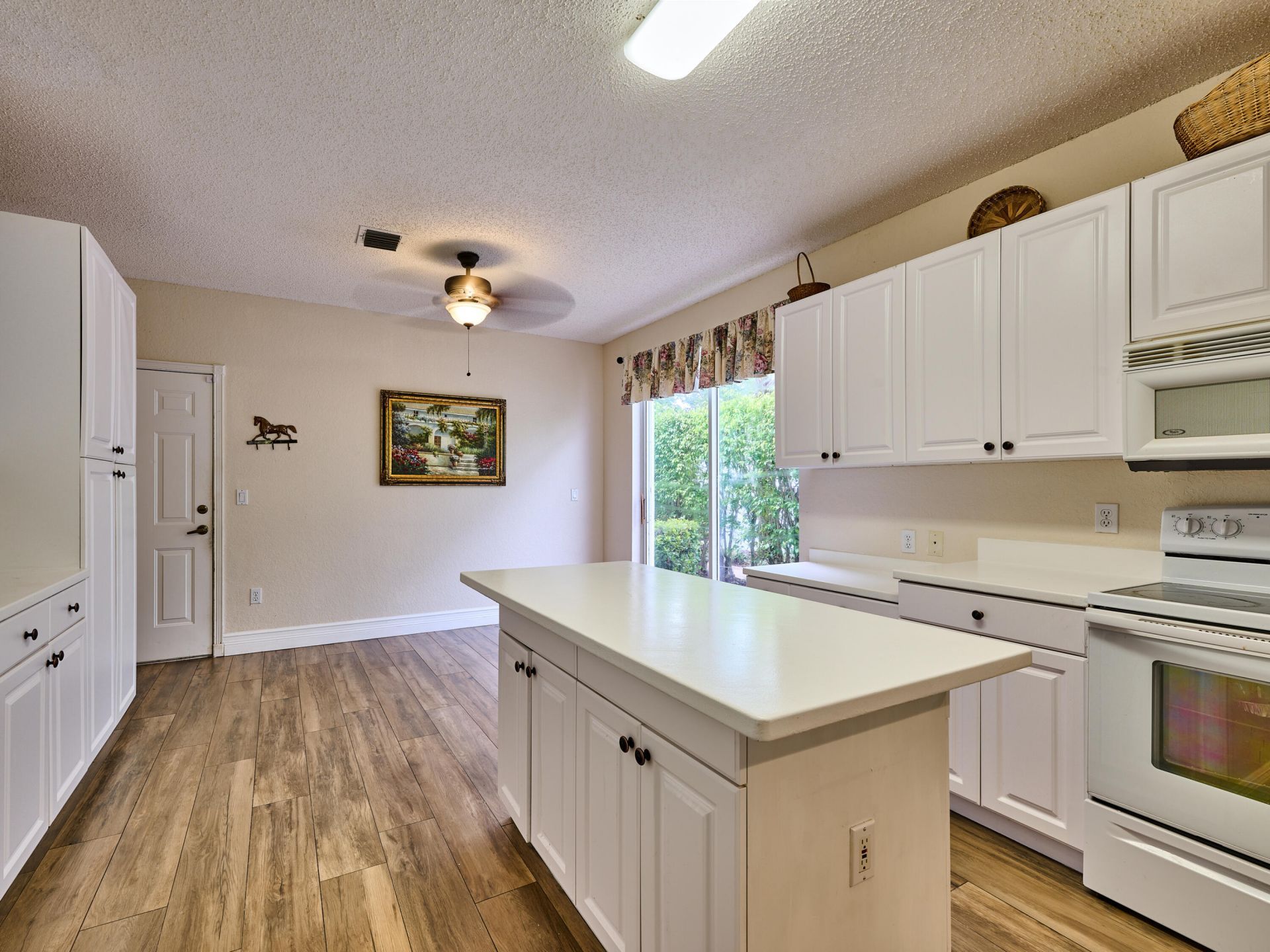 2067 Cezanne Road, West Palm Beach, FL 33409 Photo