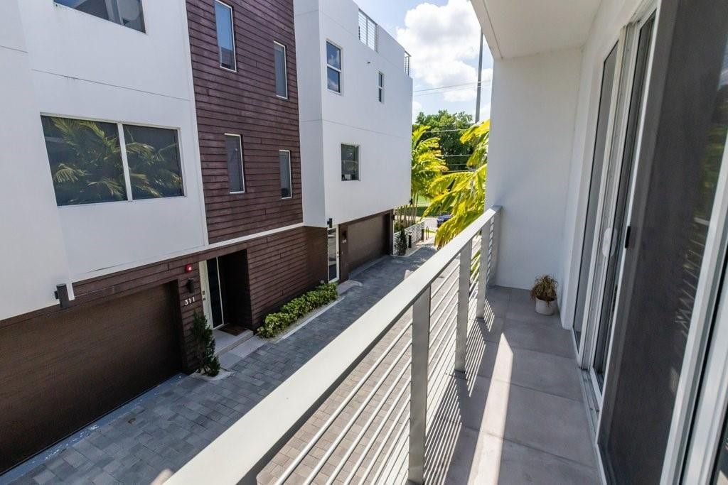 700 NE 14th Avenue, Unit 208, Fort Lauderdale, FL 33304 Photo