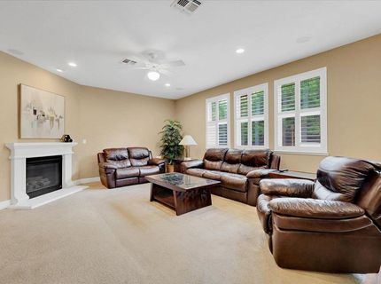 10022 Spring View Way, Elk Grove, CA 95757 Photo