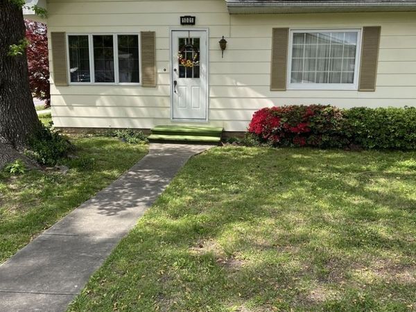 1001 Glendale Street, Benton, IL 62812