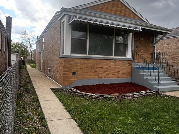 9028 S Carpenter Street, Chicago, IL 60620