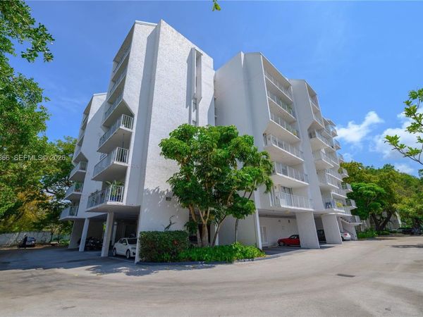 650 NE 64th St, Unit G510, Miami, FL 33138