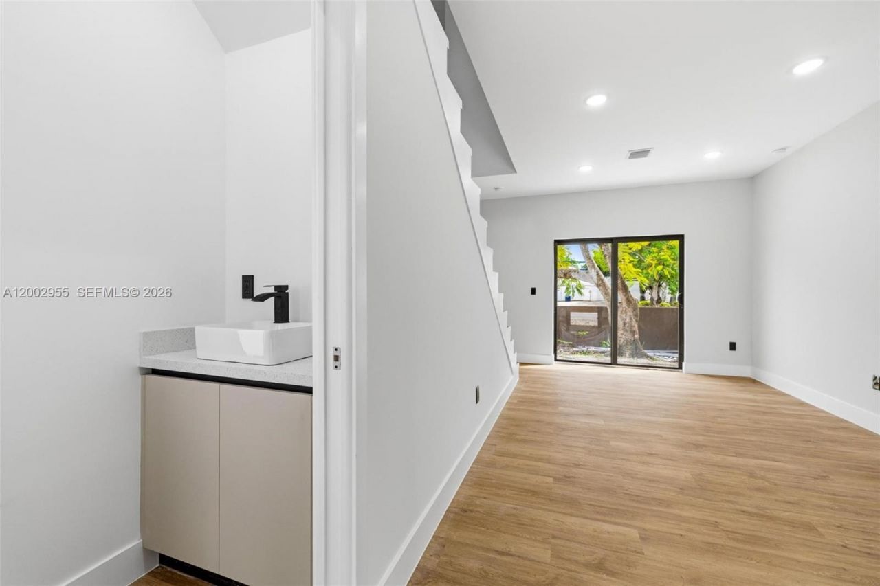 4717 SW 32nd Ave, Dania Beach, FL 33312 Photo