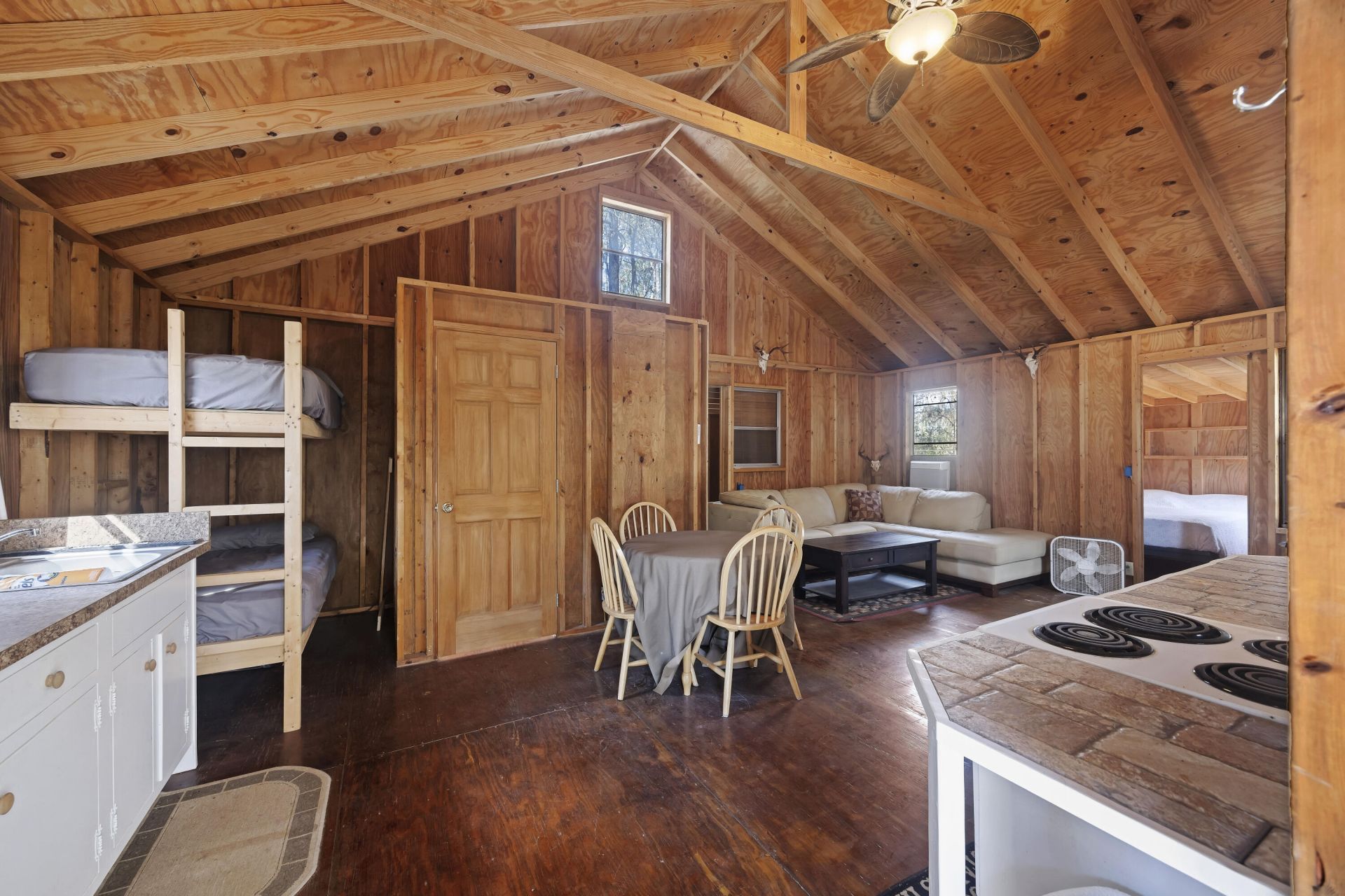 9168 Old Georgetown Road Photo 14