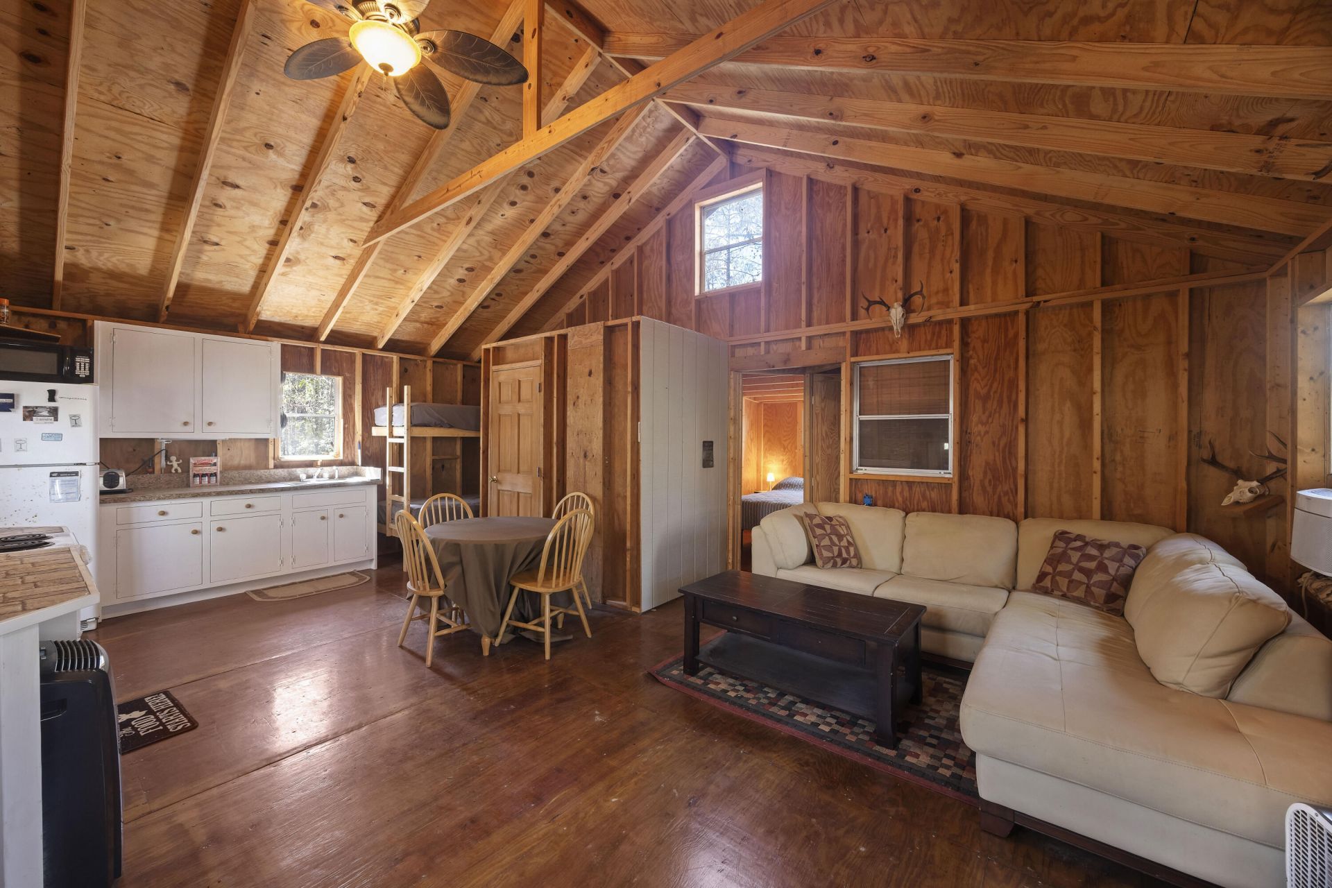 9168 Old Georgetown Road Photo 24