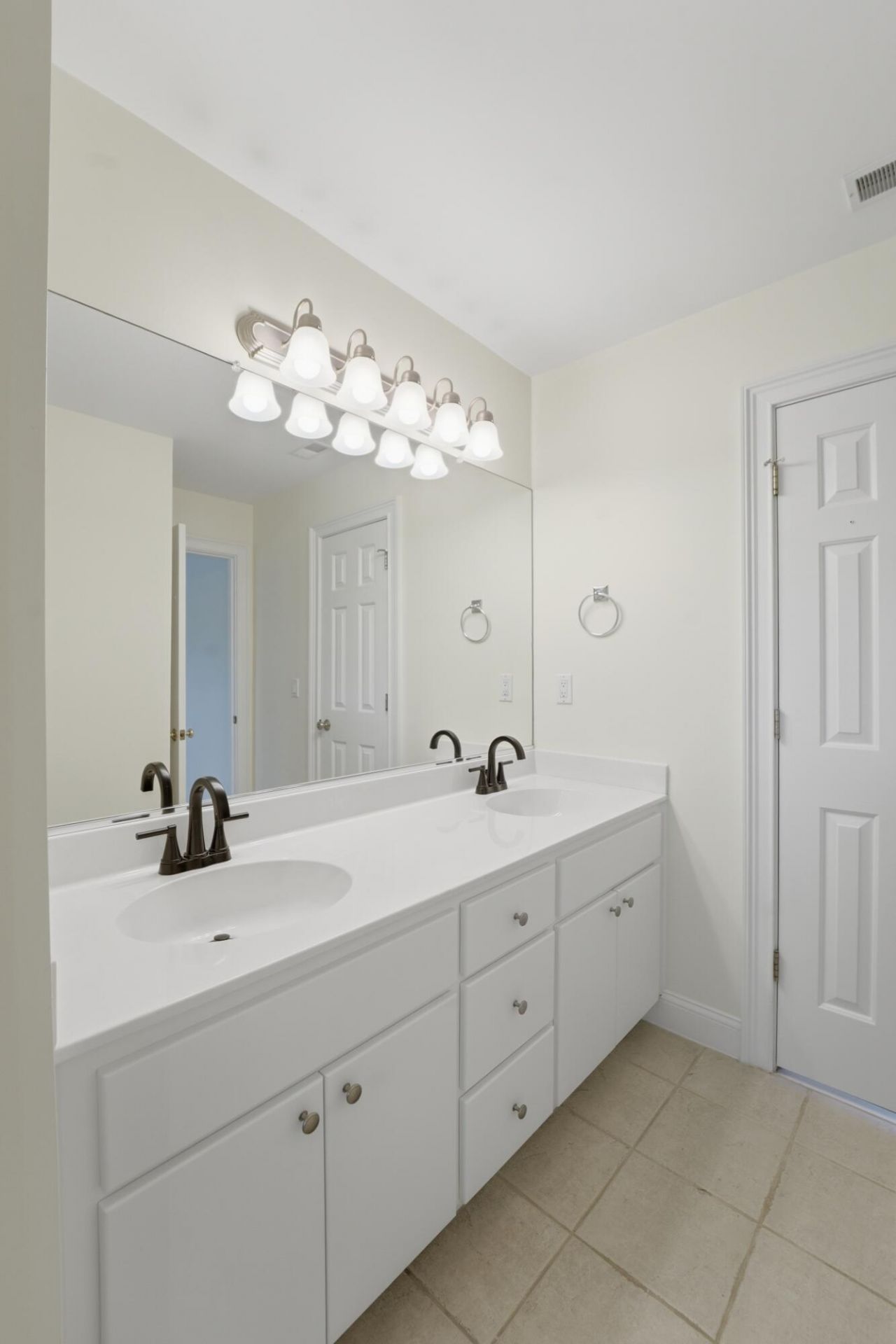 1143 Sea Eagle Watch Photo 41